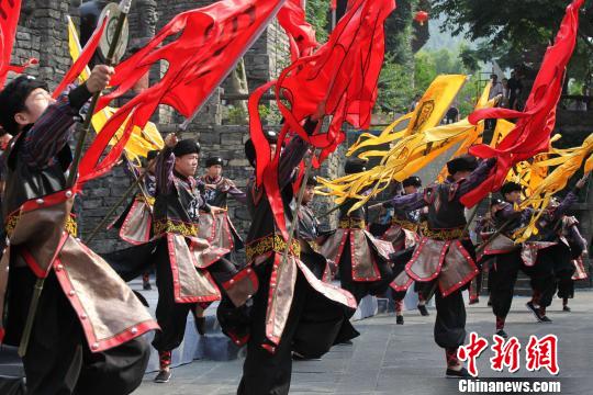 第八屆中國(guó)長(zhǎng)江三峽國(guó)際旅游節(jié)開幕（圖）